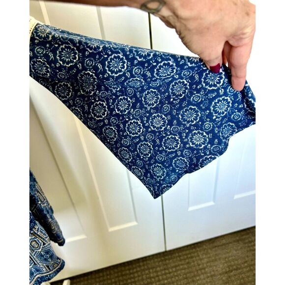 Illa Illa Brand Flare Sleeve Tunic Top Bohemian Style Women's Small Lace Trim - Picture 11 of 11